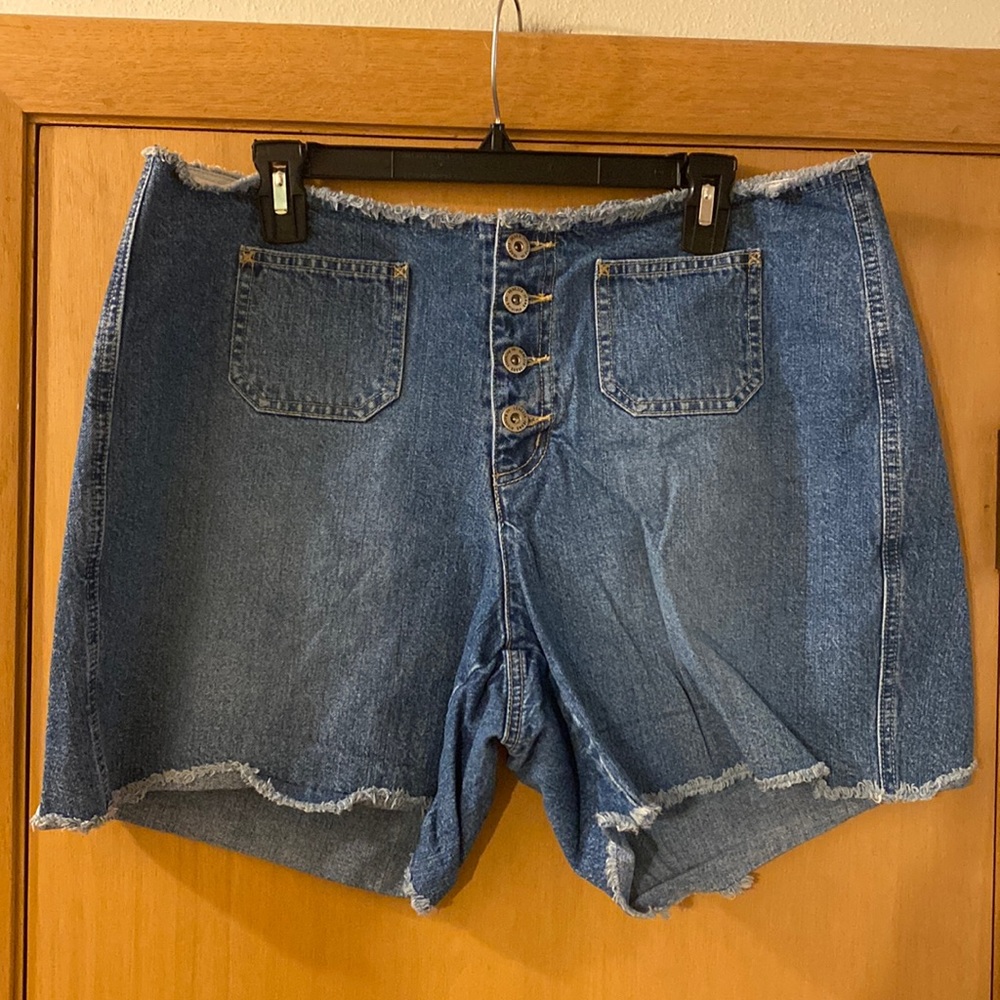Venezia Jeans Vintage Y2K Raw Hem High Rise Button Fly Jean Shorts Plus Size 16